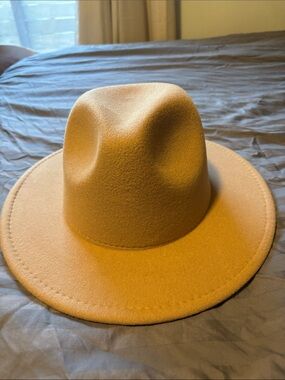 Women's Tan Wide-Brim Felt Fedora Hat